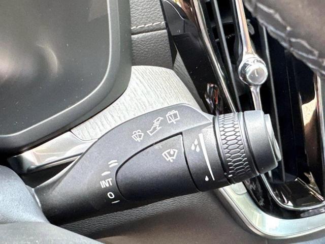 Photo of 2026 Silver Volvo V60 Cross Country