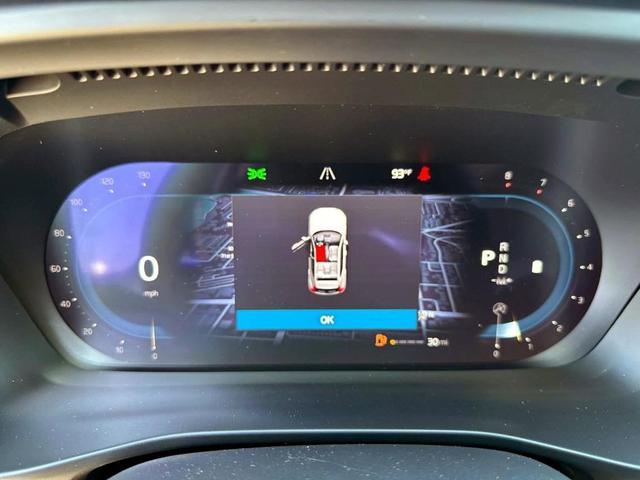 Photo of 2025 Crystal White Pearl Volvo XC40