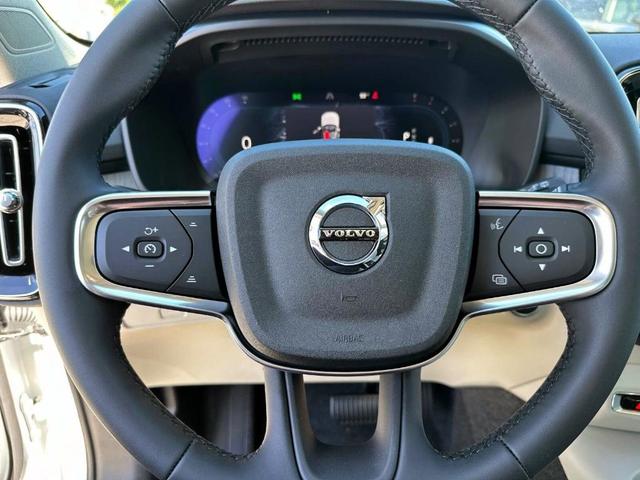 Photo of 2025 Crystal White Pearl Volvo XC40