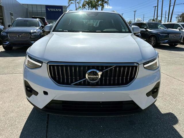 Photo of 2025 Crystal White Pearl Volvo XC40