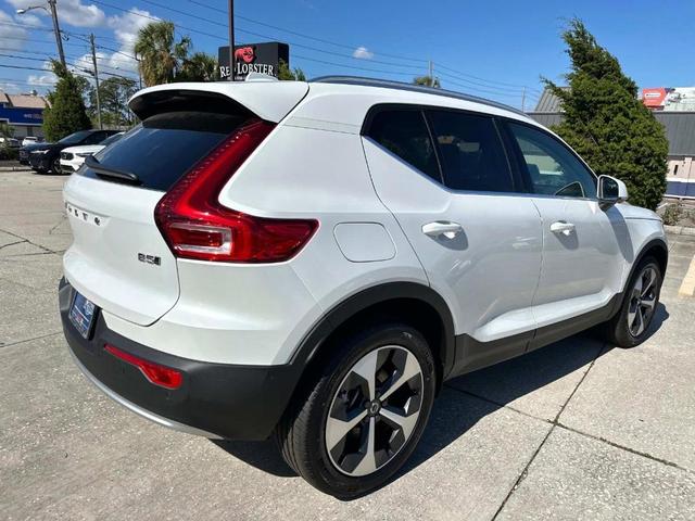 Photo of 2025 Crystal White Pearl Volvo XC40