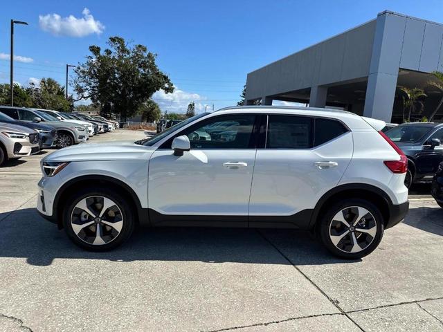 Photo of 2025 Crystal White Pearl Volvo XC40