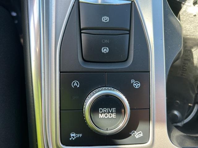 Photo of 2020 Black Ford Explorer