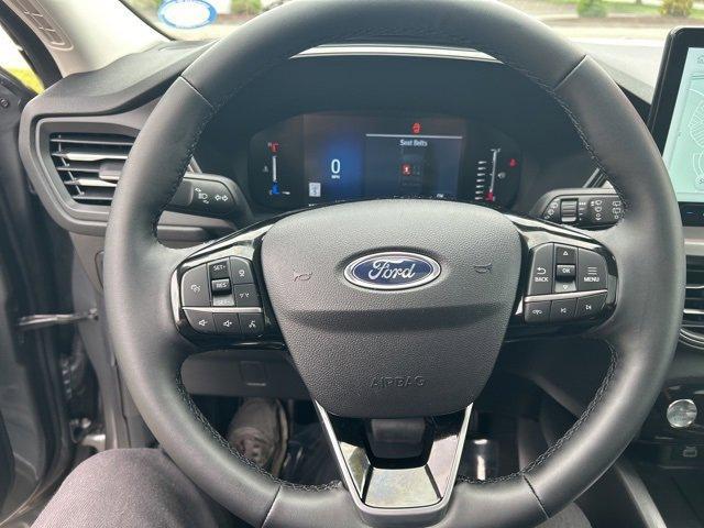 Photo of 2024 Gray Metallic Ford Escape