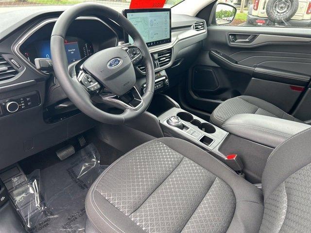 Photo of 2024 Gray Metallic Ford Escape