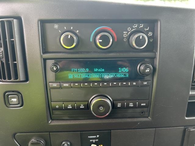 Photo of 2017 Summit White GMC Savana 2500