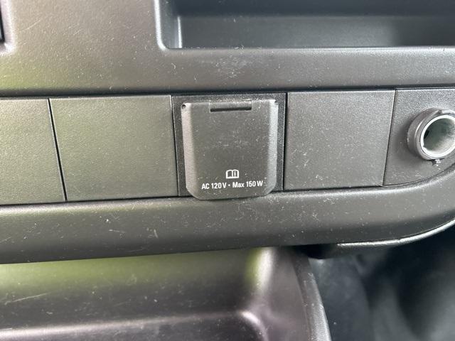 Photo of 2017 Summit White GMC Savana 2500