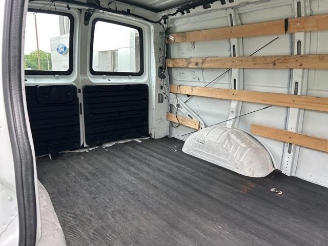Photo of 2017 Summit White GMC Savana 2500
