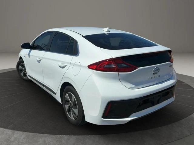 Photo of 2018 Ceramic White Hyundai IONIQ Hybrid