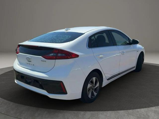 Photo of 2018 Ceramic White Hyundai IONIQ Hybrid