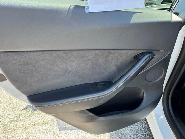 Photo of 2022 Pearl White Multi-Coat Tesla Model Y