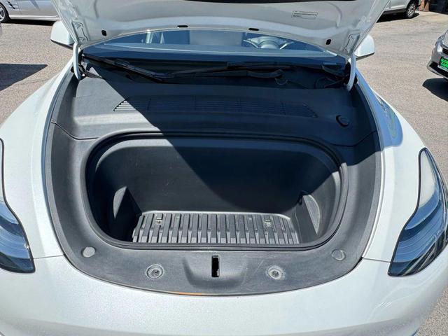 Photo of 2022 Pearl White Multi-Coat Tesla Model Y
