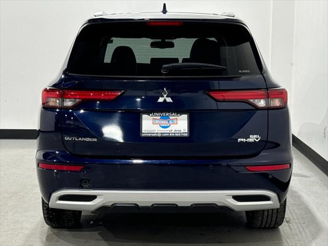 Photo of 2023 Cosmic Blue Metallic Mitsubishi Outlander PHEV