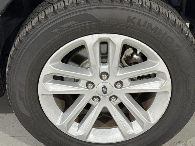 Photo of 2017 Blue Jeans Metallic Ford Explorer