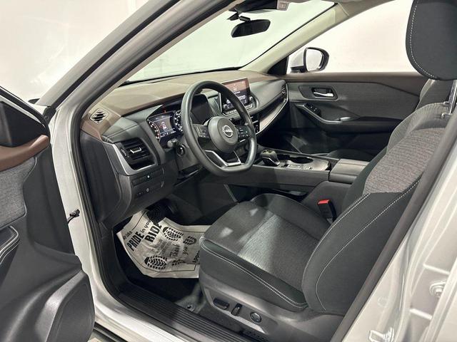 Photo of 2023 Brilliant Silver Metallic Nissan Rogue