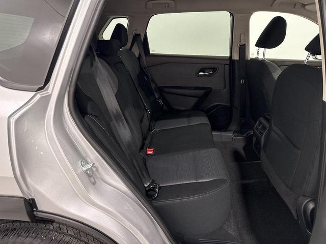 Photo of 2023 Brilliant Silver Metallic Nissan Rogue