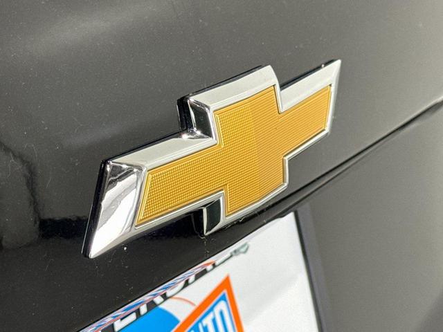 Photo of 2023 Mosaic Black Metallic Chevrolet Equinox