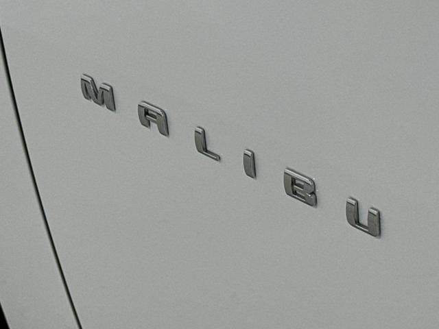 Photo of 2022 Summit White Chevrolet Malibu