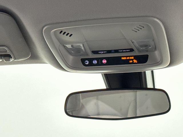 Photo of 2022 Summit White Chevrolet Malibu