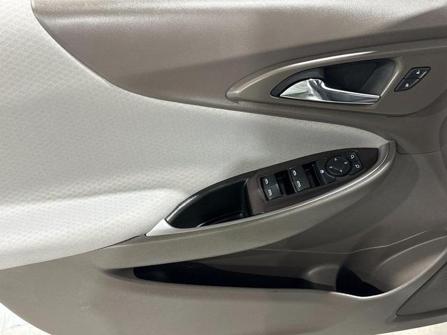 Photo of 2022 Summit White Chevrolet Malibu