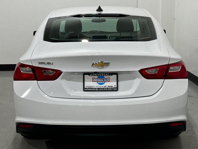 Photo of 2022 Summit White Chevrolet Malibu