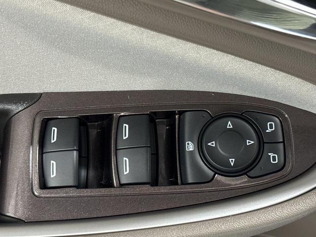 Photo of 2022 Summit White Chevrolet Malibu