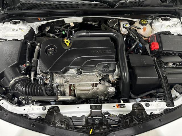 Photo of 2022 Summit White Chevrolet Malibu
