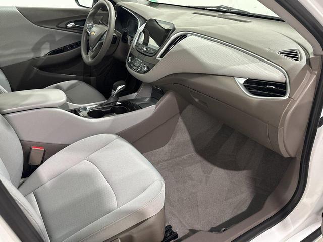 Photo of 2022 Summit White Chevrolet Malibu
