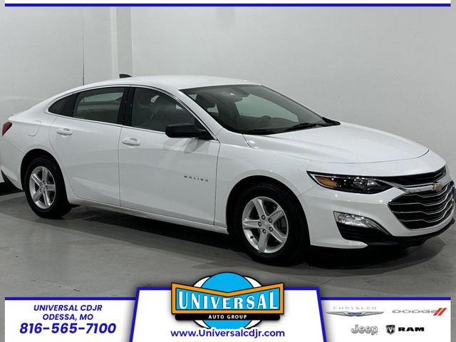 Photo of 2022 Summit White Chevrolet Malibu