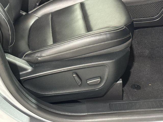 Photo of 2021 Iconic Silver Metallic Ford Escape