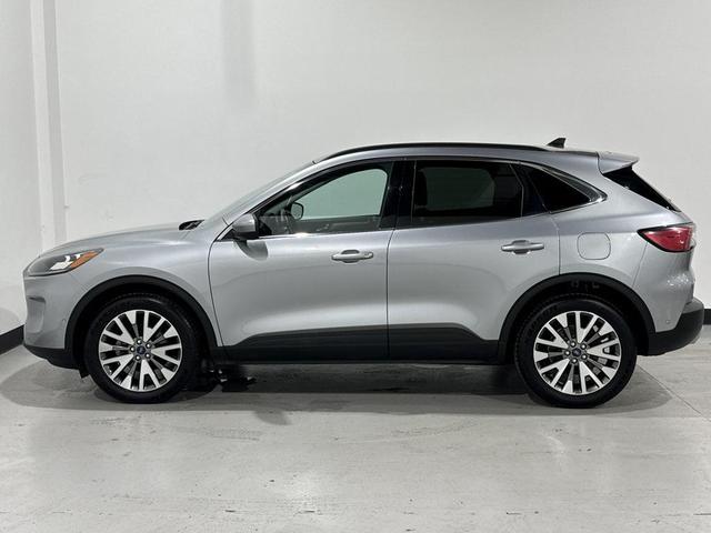 Photo of 2021 Iconic Silver Metallic Ford Escape
