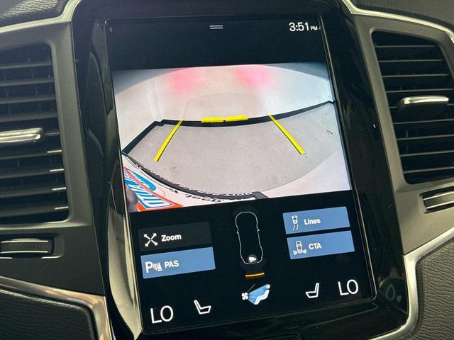Photo of 2022 Crystal White Metallic Volvo XC90