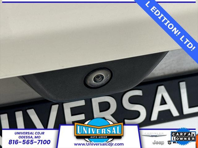 Photo of 2022 Bright White Clearcoat Jeep Grand Cherokee L
