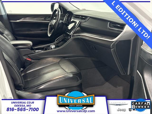 Photo of 2022 Bright White Clearcoat Jeep Grand Cherokee L