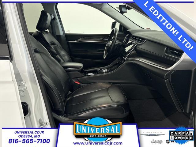 Photo of 2022 Bright White Clearcoat Jeep Grand Cherokee L