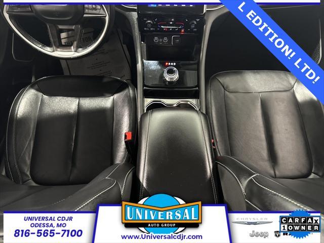 Photo of 2022 Bright White Clearcoat Jeep Grand Cherokee L