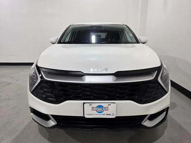 Photo of 2023 Snow White Pearl Kia Sportage
