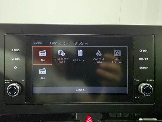 Photo of 2023 Snow White Pearl Kia Sportage