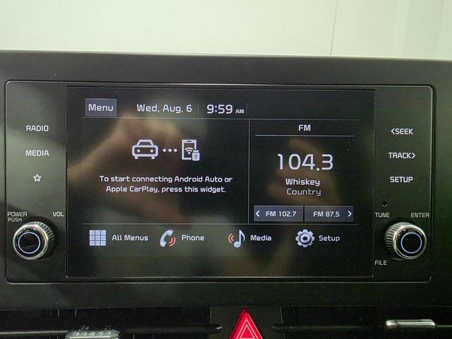 Photo of 2023 Snow White Pearl Kia Sportage