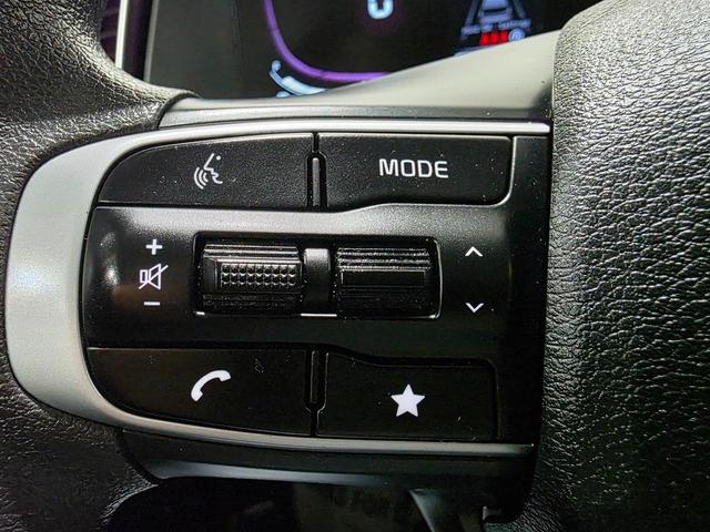 Photo of 2023 Snow White Pearl Kia Sportage