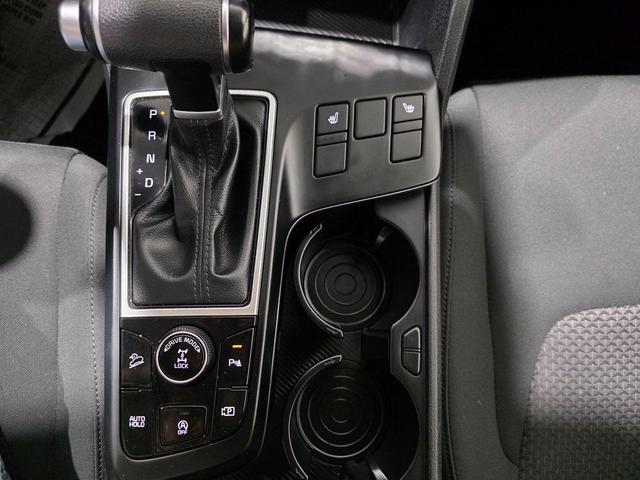 Photo of 2023 Snow White Pearl Kia Sportage