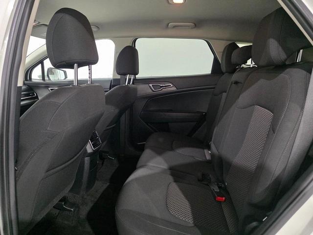 Photo of 2023 Snow White Pearl Kia Sportage