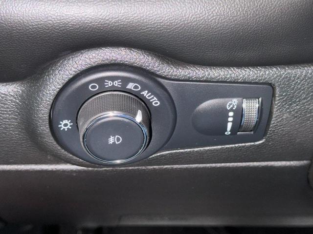Photo of 2023 White Knuckle Clearcoat Dodge Durango