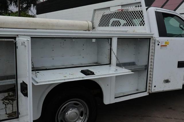 Photo of 2019 Oxford White Ford F-250