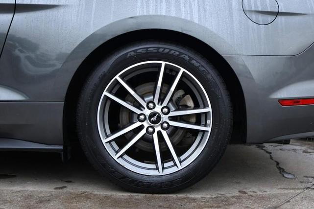 Photo of 2016 Magnetic Metallic Ford Mustang