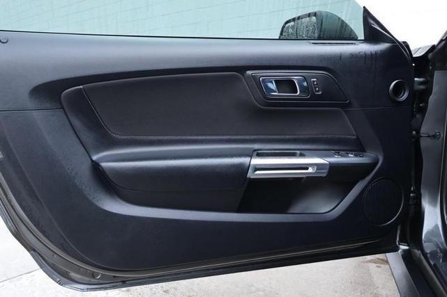 Photo of 2016 Magnetic Metallic Ford Mustang