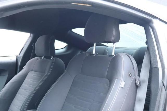 Photo of 2016 Magnetic Metallic Ford Mustang