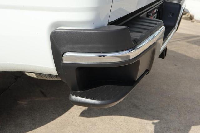 Photo of 2020 Summit White Chevrolet Colorado