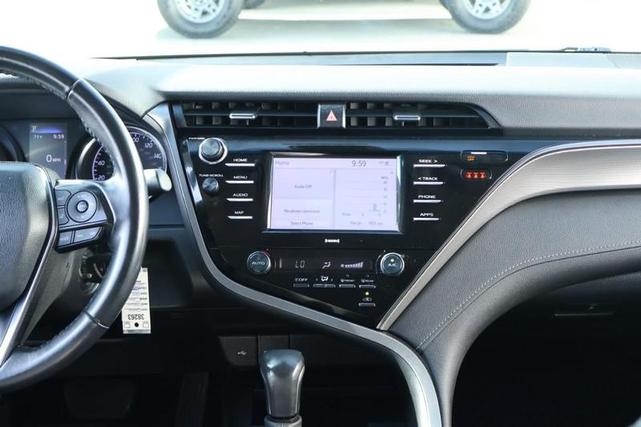 Photo of 2020 Super White Toyota Camry