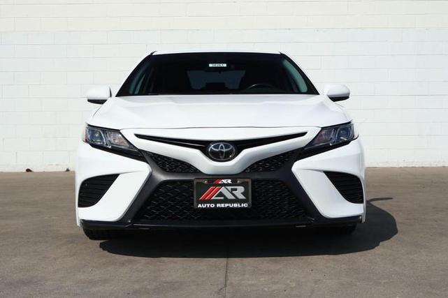 Photo of 2020 Super White Toyota Camry